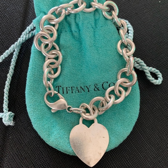 Tiffany silver heart bracelet and pouch. - Picture 2 of 5